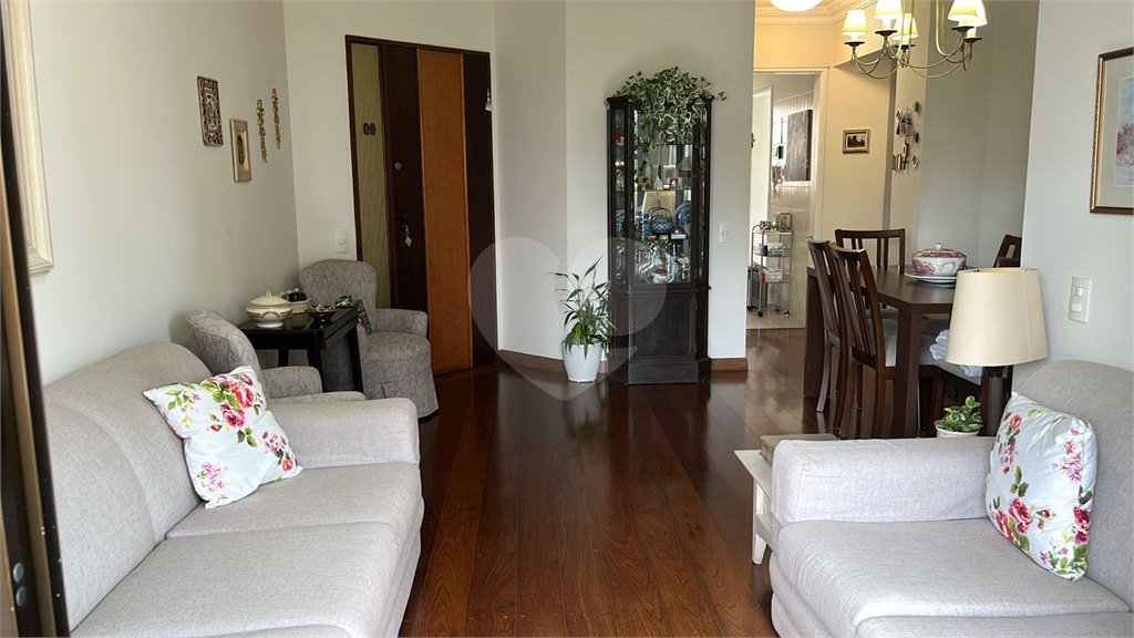 Apartamento à venda com 3 quartos, sendo 1 suíte,  em Jardim das Acácias, São Paulo, SP