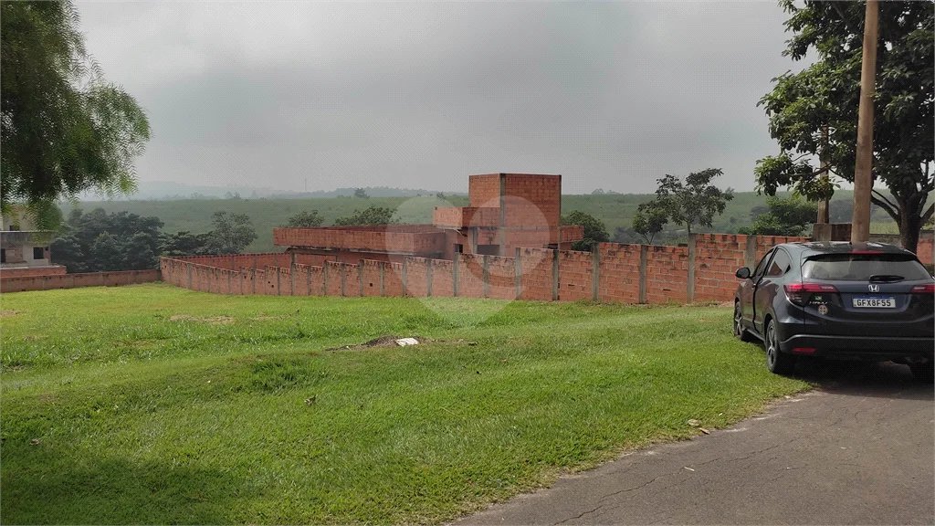 Terreno de 1000 metros quadrados, no Recanto das Águas de São Pedro...