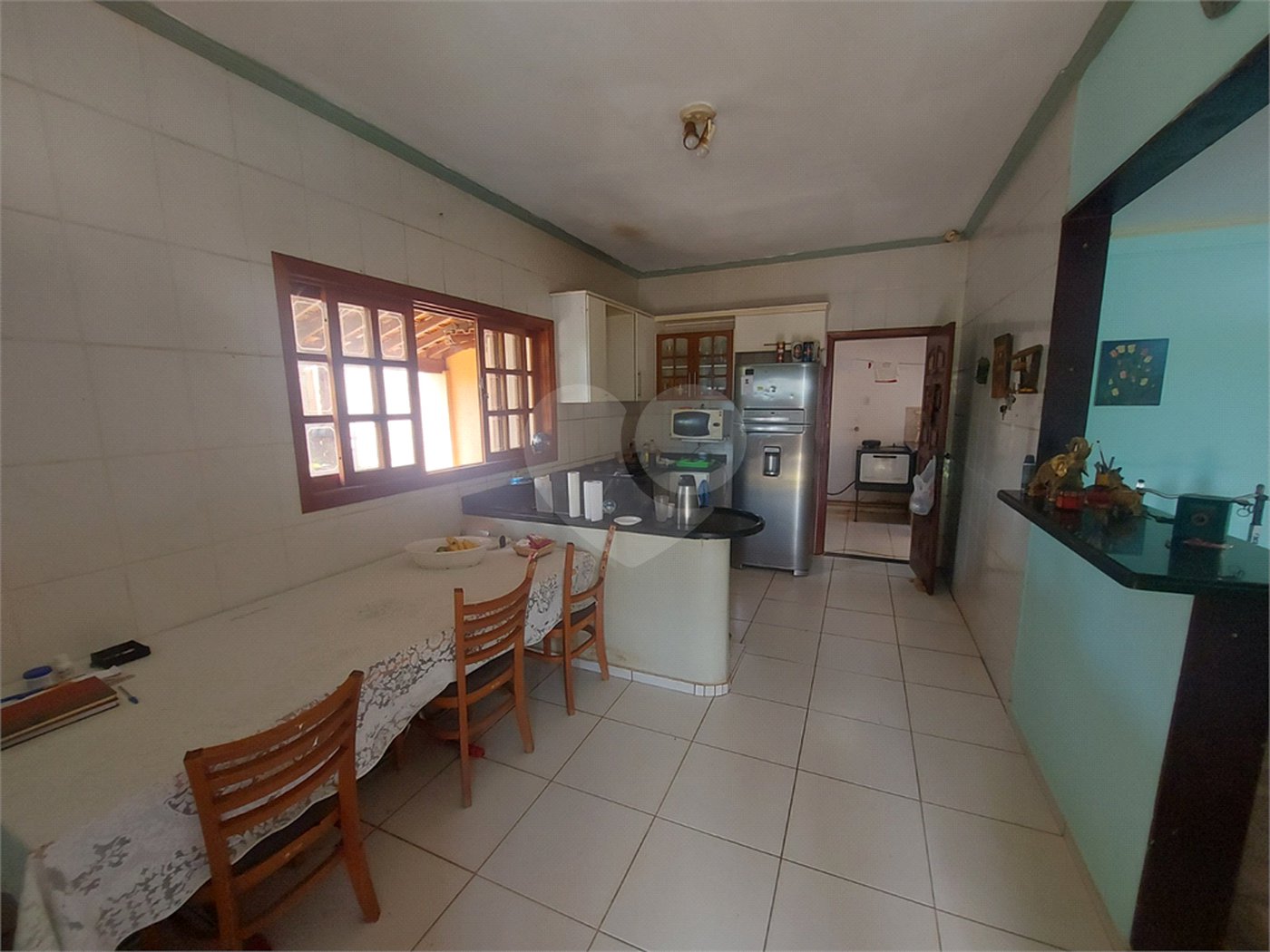 Casa térrea com piscina no Residencial Samambaia.