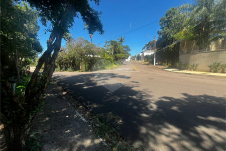 Terreno com 586,00 m² á Venda.