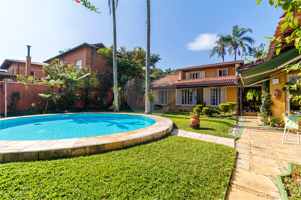 Casa à venda com 3 quartos, sendo 2 suítes, em Interlagos, São Paulo, SP
