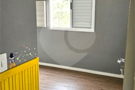 Apartamento à venda com 3 quartos, sendo 1 suíte, em Vila Paulo Silas, São Paulo, SP