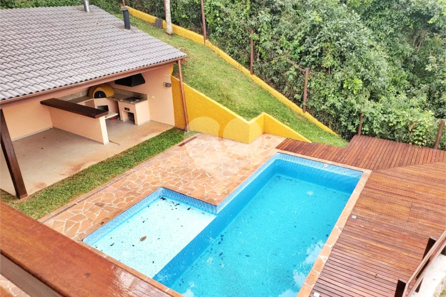 Casa à venda ou para alugar com 7 quartos, sendo 5 suítes, no condomínio Sausalito, Mairiporã - SP