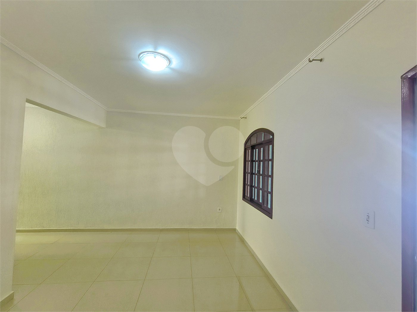 Sobrado à venda com 3 quartos, sendo 1 suíte,  em Jardim Alice, Indaiatuba, SP
