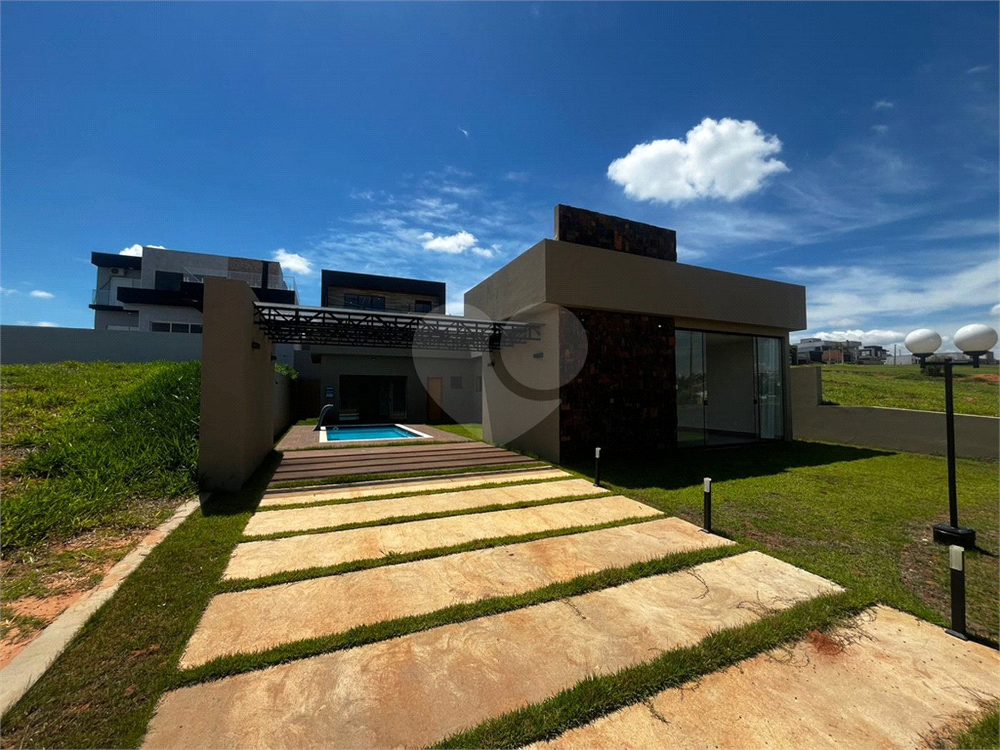 Casa à venda com 3 suítes em Terras de Santa Cristina Xiii Setor Marina, Paranapanema, SP