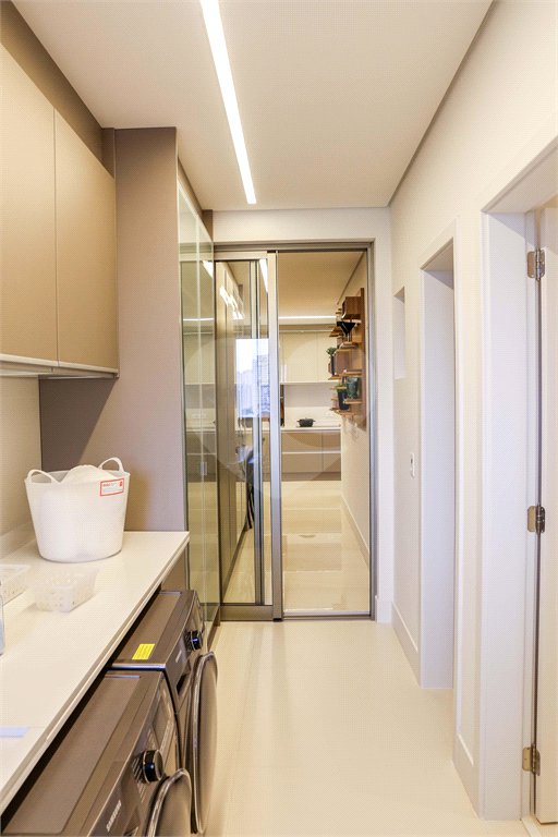 Apartamento à venda com 4 suítes em Real Parque, São Paulo, SP