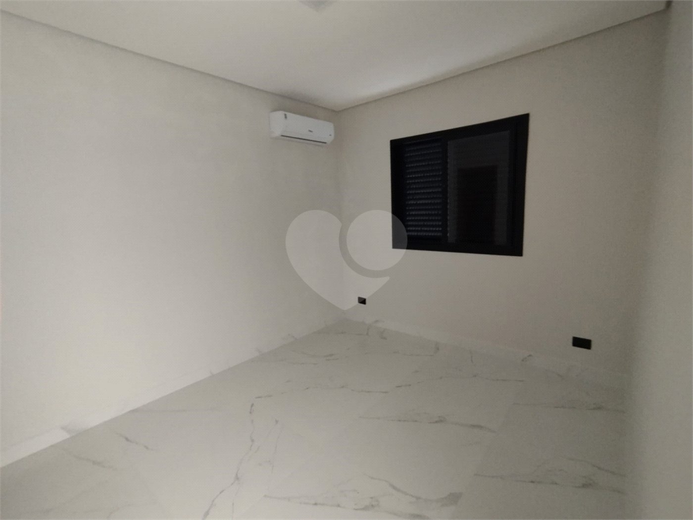 Casa à venda com 3 quartos, sendo 2 suítes, em Cachoeirinha, Bom Jesus dos Perdões, SP