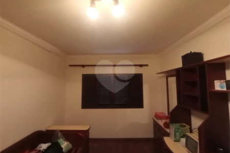 Sobrado à venda com 4 quartos, sendo 1 suíte, em Vila Macedópolis, São Paulo, SP