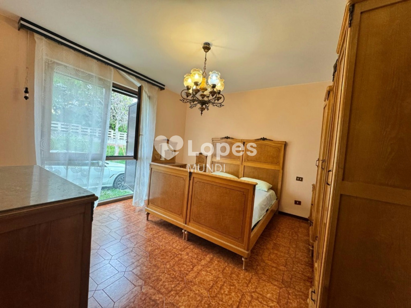 Casa multifamiliar à venda em Verona, Itália – 3 unidades e 12.000 m²