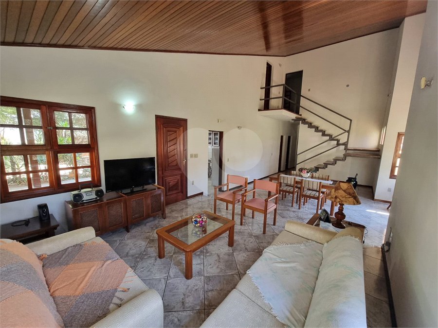 Casa à venda com 4 quartos, sendo 2 suítes, em Bosque, Vinhedo, SP