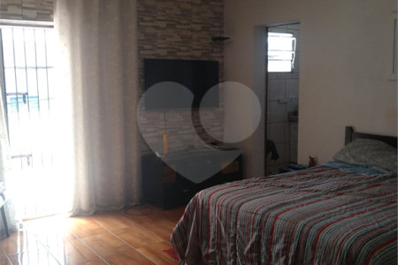 Casa à venda com 4 quartos, sendo 1 suíte, em Vila Pirajussara, São Paulo, SP
