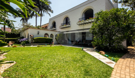 Casa à venda com 4 quartos, sendo 2 suítes,  em Interlagos, São Paulo, SP
