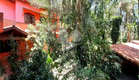 Casa Térrea à venda com 5 quartos, sendo 4 suítes,  em Serra da Cantareira, Mairiporã, SP