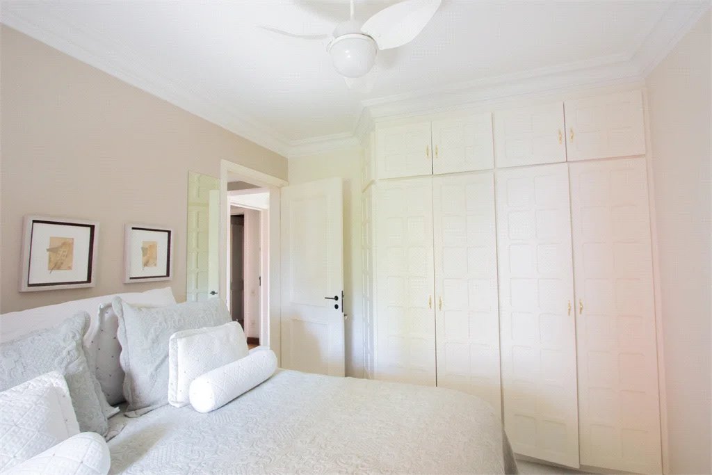 Apartamento à venda com 3 quartos, sendo 1 suíte, em Vila Andrade, São Paulo, SP