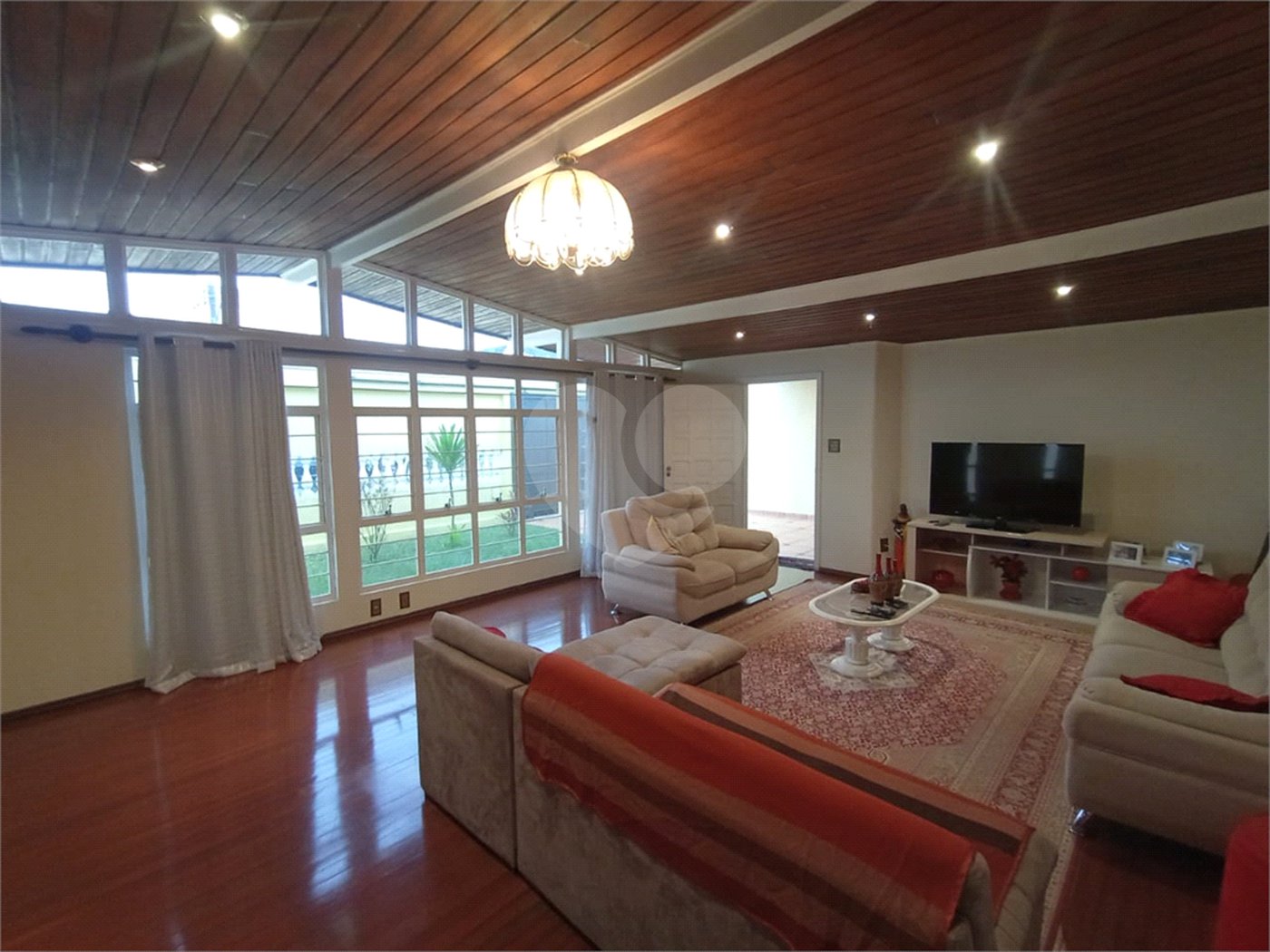 Casa à venda com 4 quartos, sendo 3 suítes,  no Centro, Itapetininga, SP