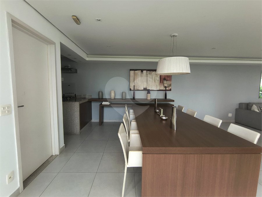 Apartamento à venda com 2 quartos, sendo 1 suíte, em Jardim Carambeí, São Roque, SP