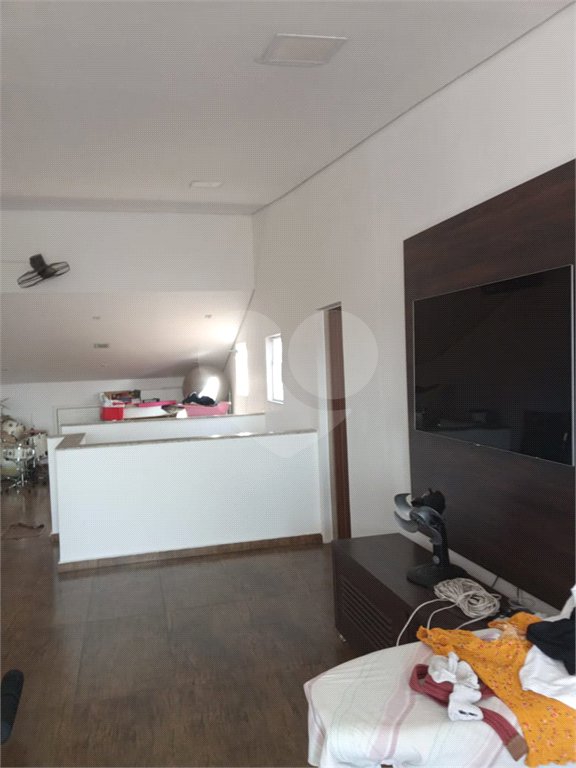 Sobrado à venda com 3 quartos, sendo 1 suíte, em Jardim Santa Beatriz, Guarulhos, SP