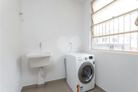 Apartamento à venda com 4 quartos, sendo 2 suítes, em Pinheiros, São Paulo, SP