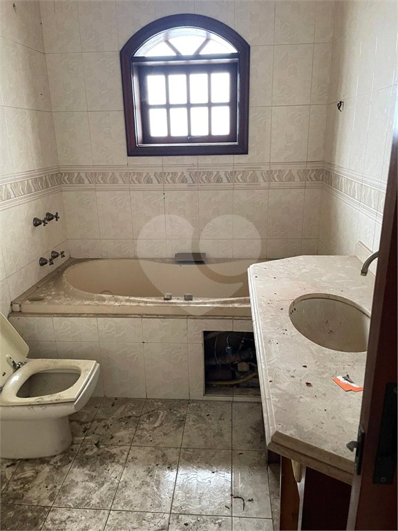 Sobrado à venda com 3 quartos, sendo 2 suítes, em Vila Rosalia, Guarulhos, SP