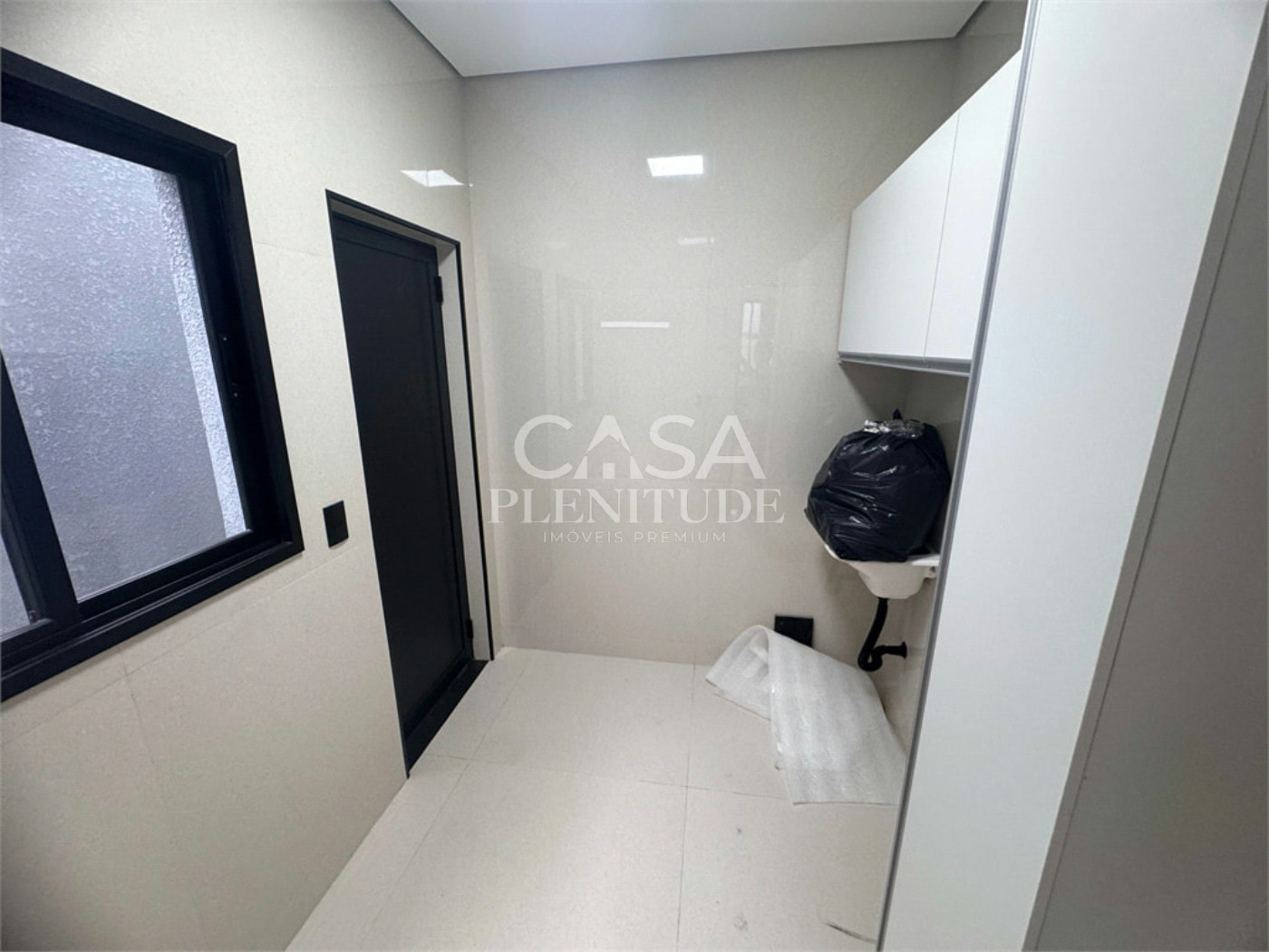 Casa em condomínio à venda com 3 suítes em Wanel Ville, Sorocaba, SP