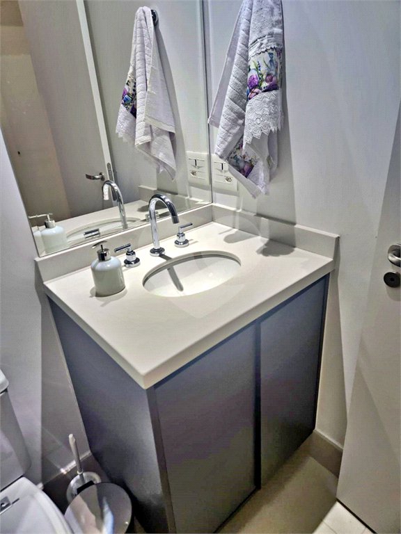 Apartamento à venda com 2 quartos, sendo 1 suíte,  em Jardim Caravelas, São Paulo, SP