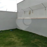 Casa Nova (Apenas 2 Anos) com Suíte: Conforto, Segurança e Localização Privilegiada!
