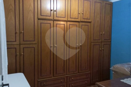 Sobrado à venda com 2 quartos em Jardim Santa Emília, São Paulo, SP