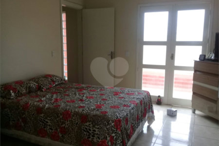 Sobrado à venda com 2 quartos, sendo 1 suíte, em Vila Barth, Itapetininga, SP