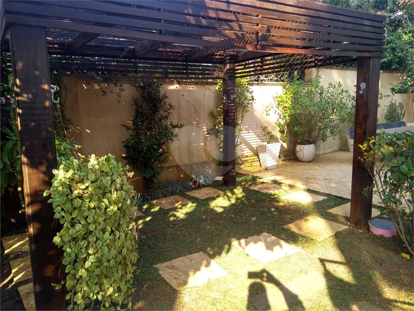 Casa à venda com 4 quartos, sendo 3 suítes, em Jardim Estância Brasil, Atibaia, SP