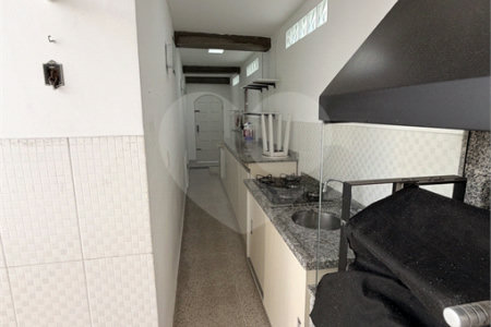 Sobrado à venda com 2 suítes em Vila Marari, São Paulo, SP