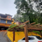 Casa à venda com 5 quartos, sendo 4 suítes, no condomínio Alpes da Cantareira, Mairiporã - SP