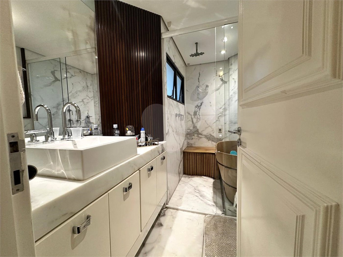 Apartamento à venda com 4 quartos, sendo 3 suítes,  em Vila Andrade, São Paulo, SP