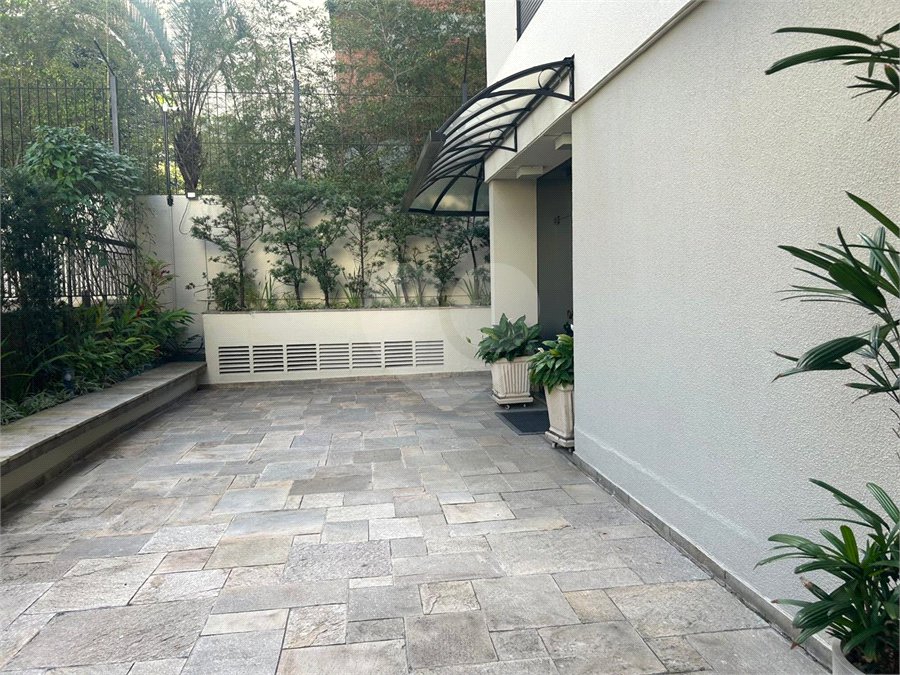 Apartamento à venda com 4 quartos, sendo 2 suítes, em Pinheiros, São Paulo, SP