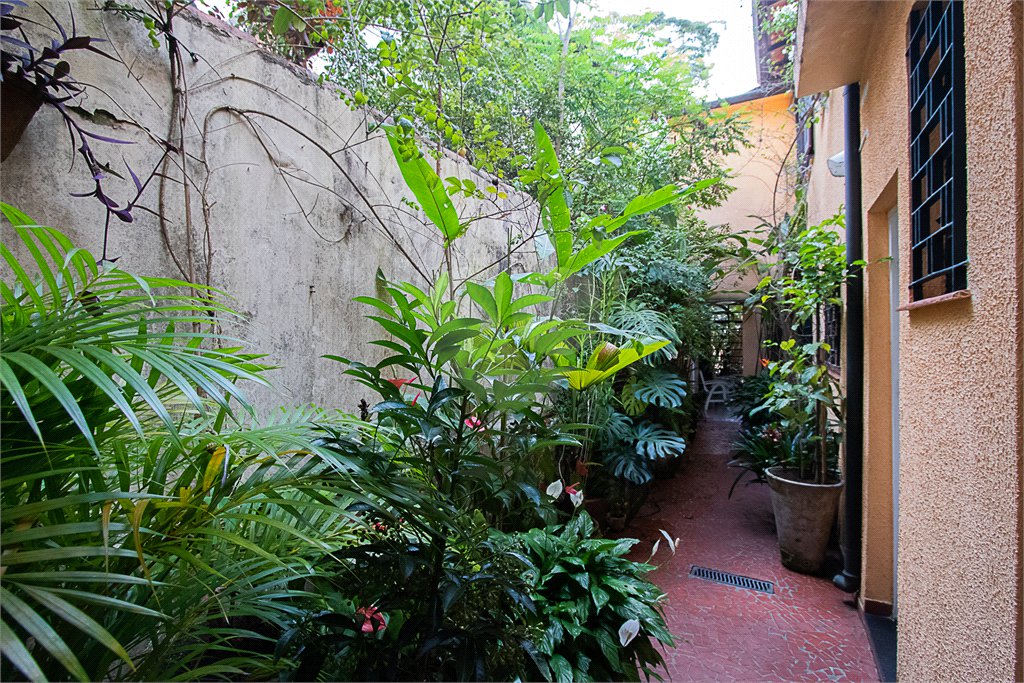 Sobrado à venda com 5 quartos em Vila Mariana, São Paulo, SP