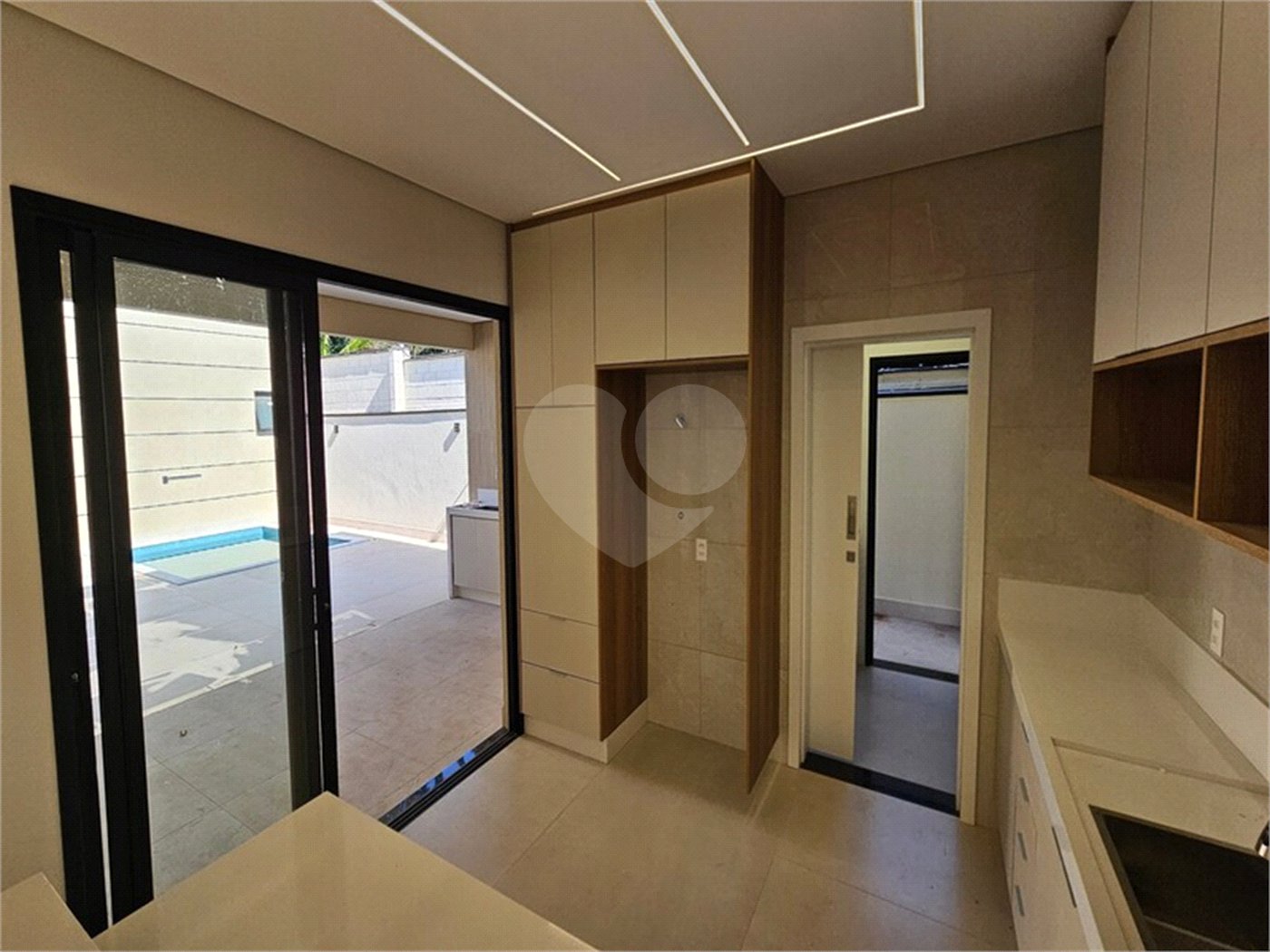 Casa à venda com 3 suítes no condomínio Residencial Milano, Indaiatuba - SP