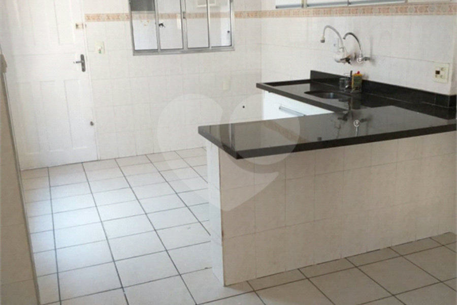 Sobrado à venda com 3 quartos, sendo 1 suíte, em Vila Mazzei, São Paulo, SP