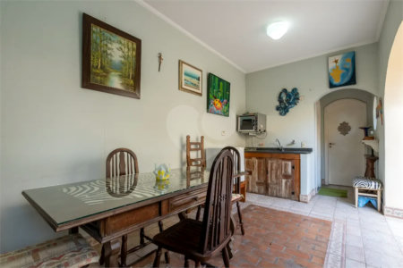 Casa a venda no Planalto Paulista, 2 suítes, 4 vagas, 230 m², quintal e localização privilegiada