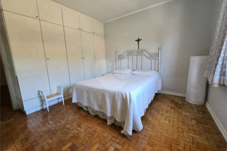 Sobrado à venda com 3 quartos, sendo 1 suíte, em Jardim São Bento, São Paulo, SP