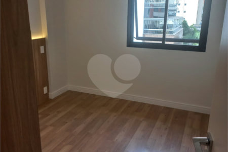 Apartamento à venda com 2 quartos, sendo 1 suíte, em Vila Olímpia, São Paulo, SP