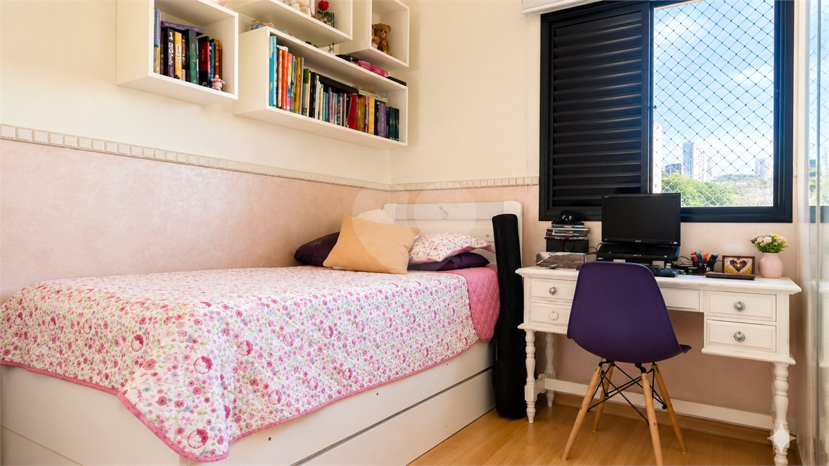 Apartamento à venda com 3 quartos, sendo 1 suíte, em Santo Amaro, São Paulo, SP