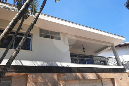 Casa com 4 quartos e 3 suítes com ótimo lazer no Jardim Marajoara