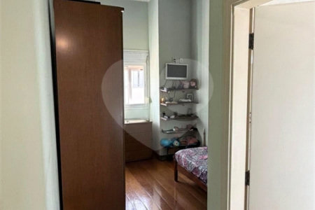 Casa à venda com 4 quartos, sendo 2 suítes, no condomínio Milennium, Valinhos - SP