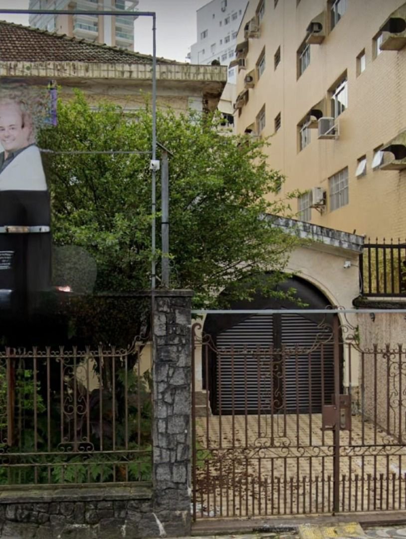 Casa/ Sobrado Amplo no Boqueirão/ Santos/SP