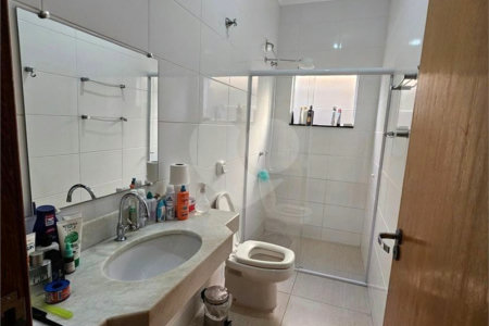 Casa à venda com 3 quartos, sendo 1 suíte, em Vila Nastri, Itapetininga, SP