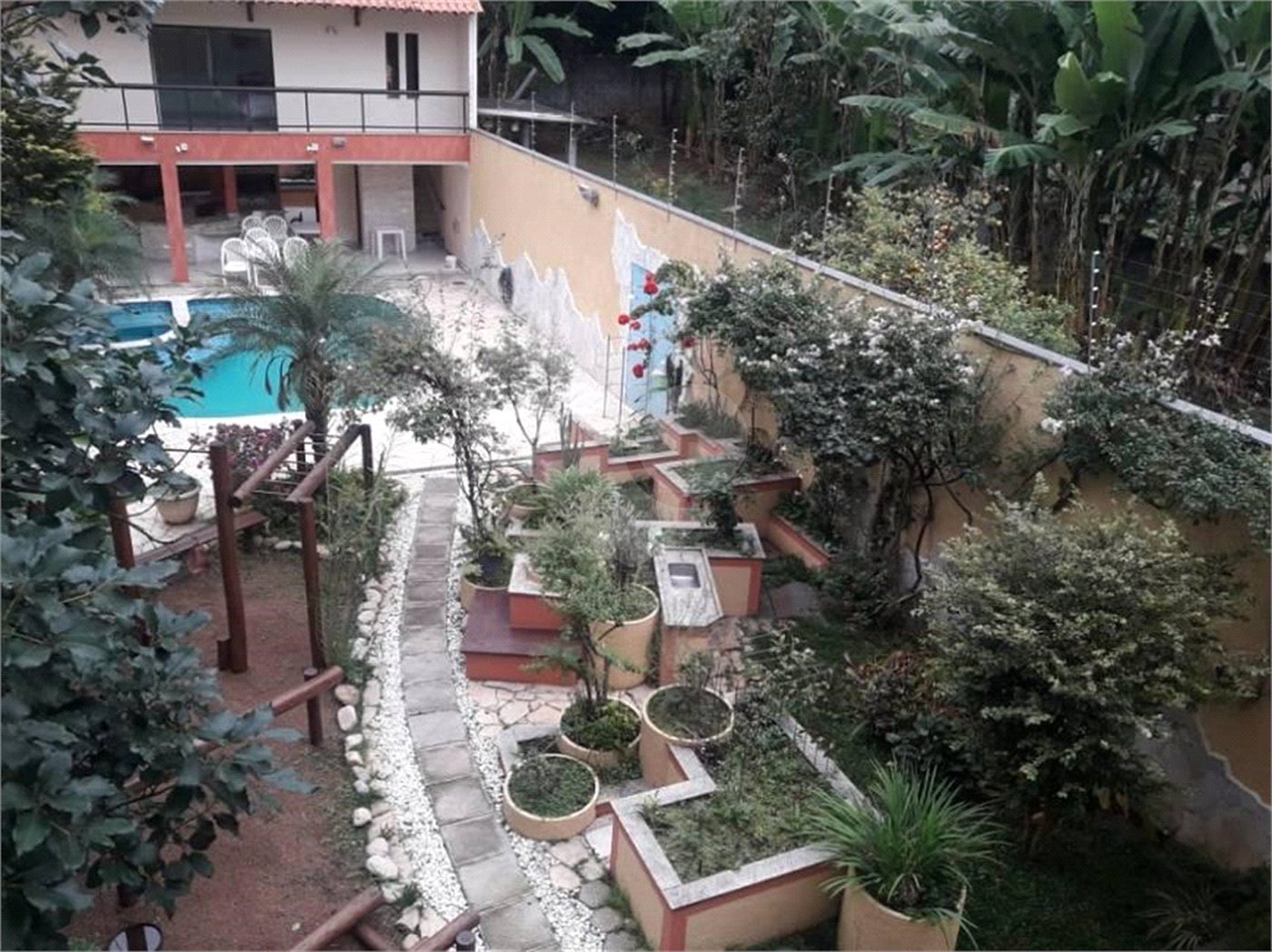 Sobrado à venda com 6 quartos, sendo 2 suítes, em Horto Florestal, São Paulo, SP