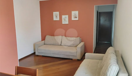 Ótimo apartamento com duas vagas de garagem na Vila Santa Catarina.