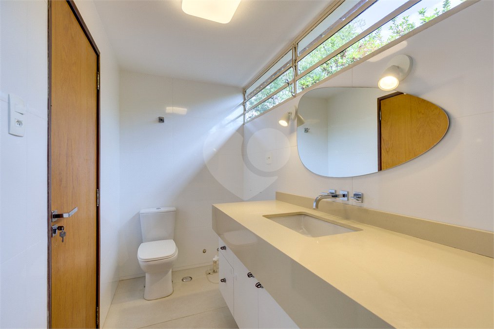 Casa Térrea à venda com 3 quartos, sendo 1 suíte, em Alto da Boa Vista, São Paulo, SP
