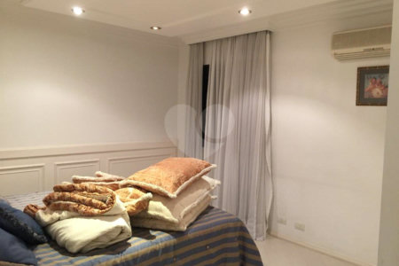 Apartamento à venda com 4 quartos, sendo 3 suítes, em Bosque da Saúde, São Paulo, SP
