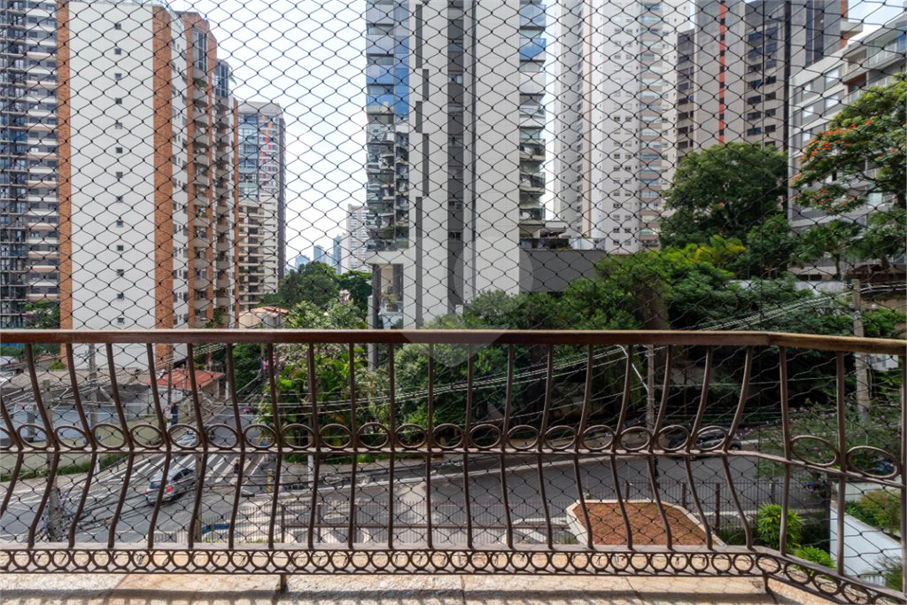 Apartamento à venda com 3 quartos, sendo 1 suíte, em Brooklin, São Paulo, SP