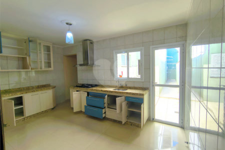 Sobrado à venda com 3 quartos, sendo 1 suíte,  em Jardim Alice, Indaiatuba, SP